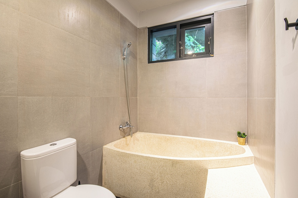 Stunning 6BR Villa 5 Mins to Bingin