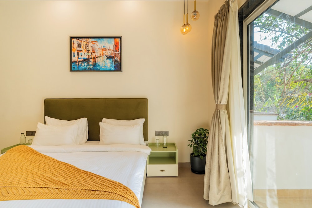 ELIVAAS Laguna Camellia | Luxe 4 BHK Villa Near Popular Beaches with Private Pool