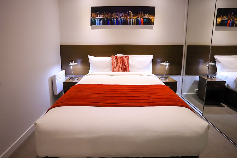 Flinders Street Apartments