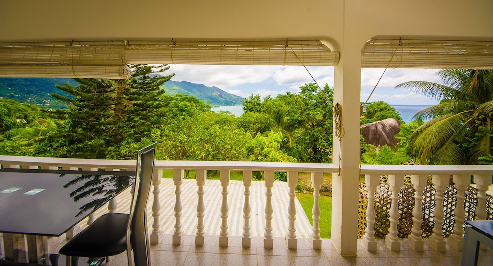 Lemongrass Lodge