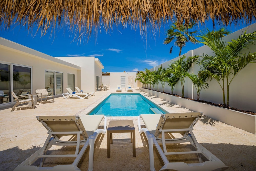 NEW 6BR Playground Private Pool Pro-bbq Palapa