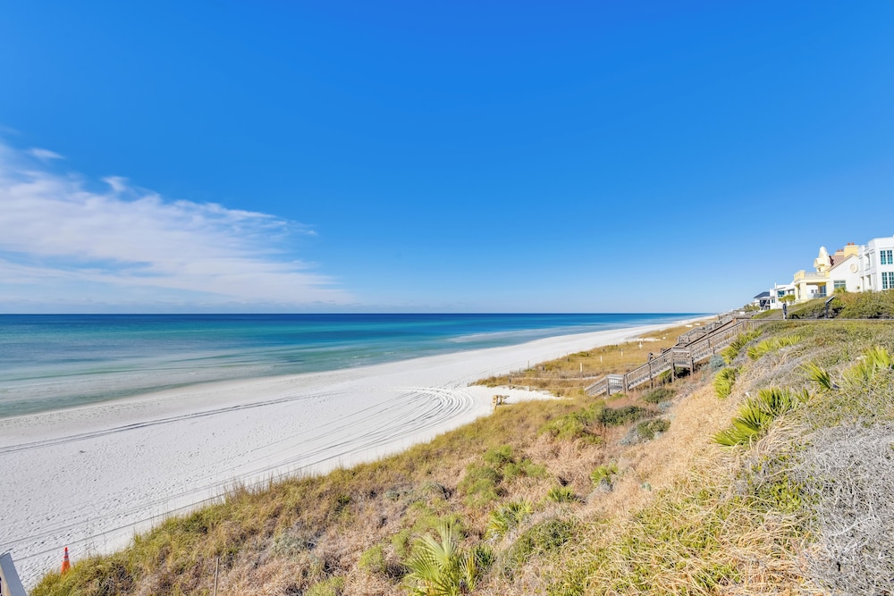 Walkable Condo w/ View Btwn Rosemary & Alys Beach!