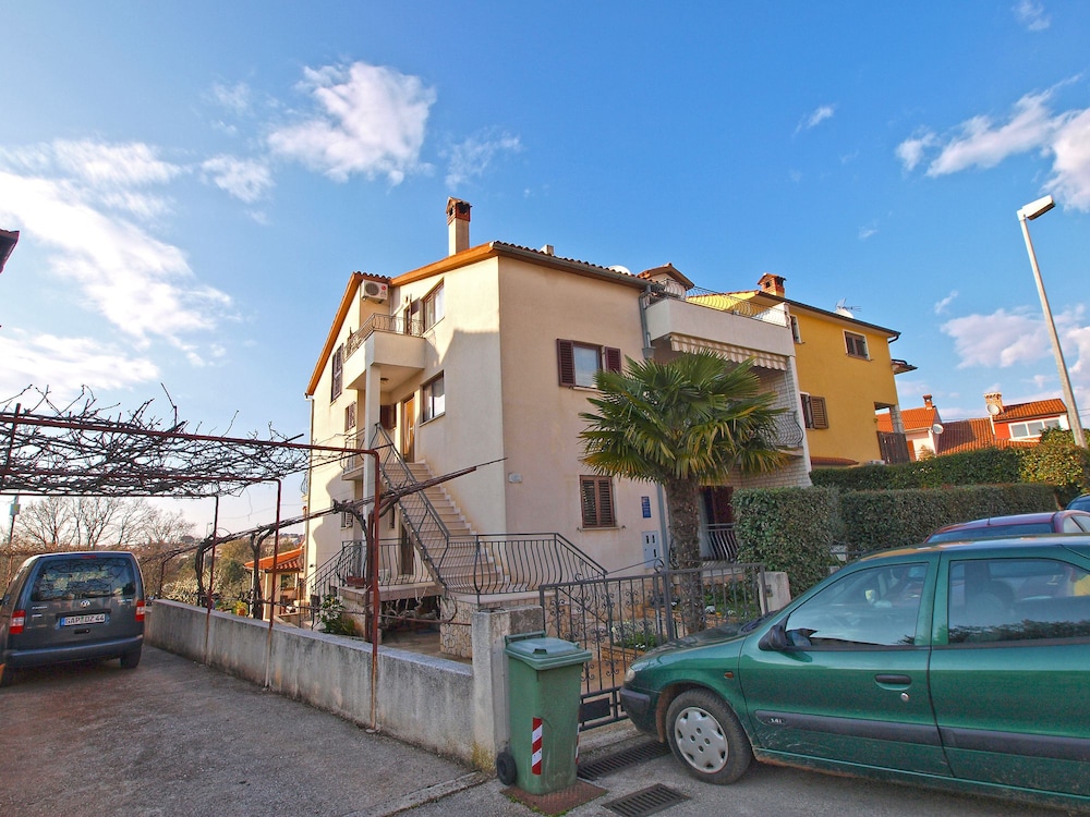 Apartments Lean 1048