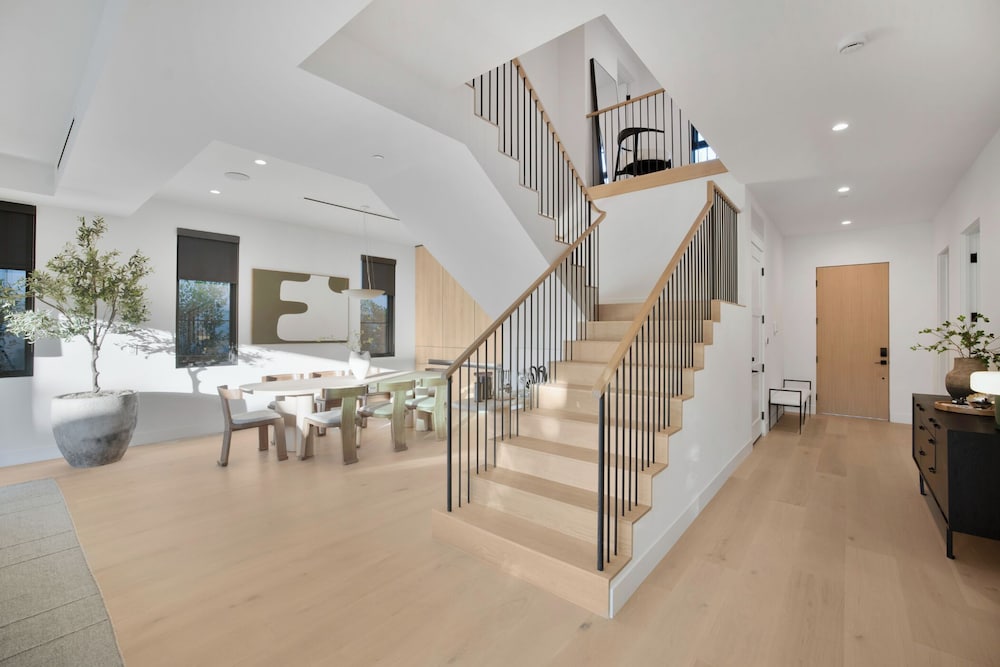 Kraft Villa - Luxury Living Redefined w/ Pool