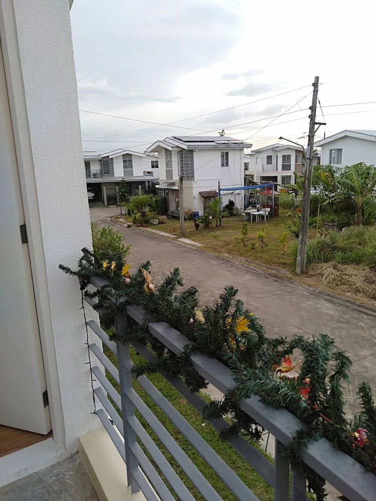 Avida 3-bedroom Vacation House With Pool