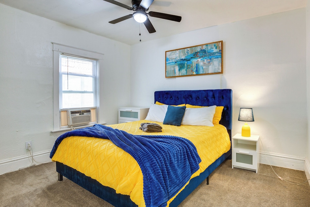 Modern 2BR Kansas City Condo Near Downtown