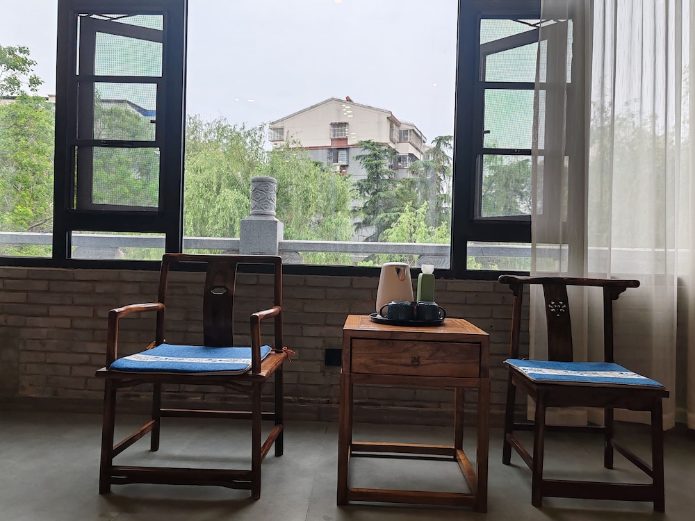 Qichi Waterfront B&B Hotel