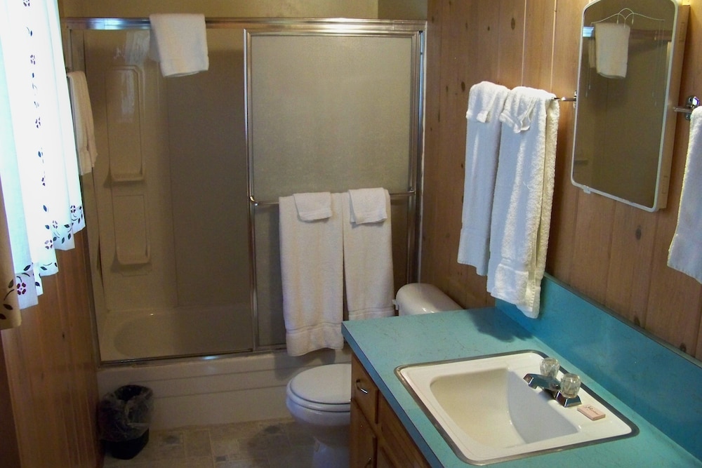Lazy Oaks Resort