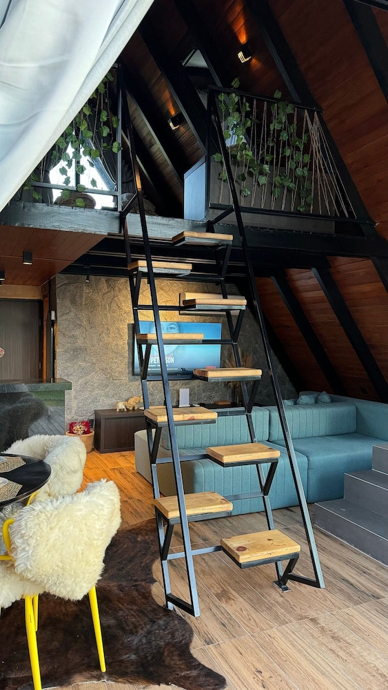 Cabana Lodge