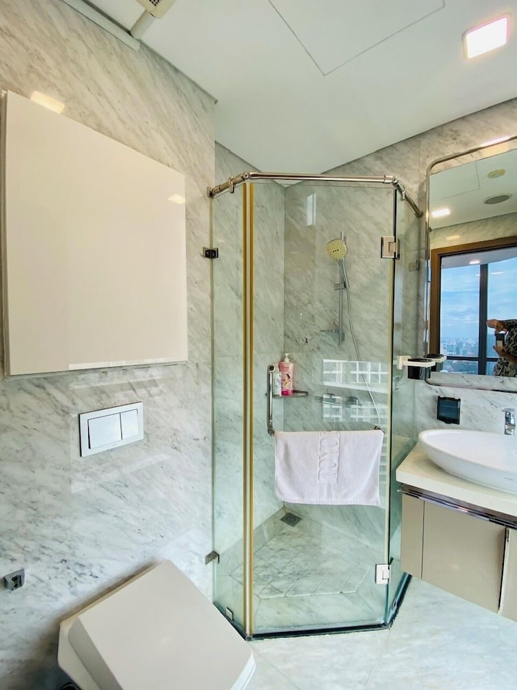 Serenity Serviced Apartments-Landmark 81