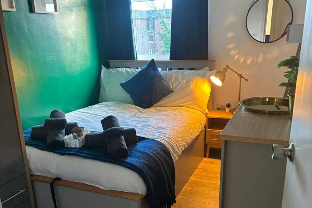 South Manchester 2-bed Apt With Ensuite, Sleeps 4