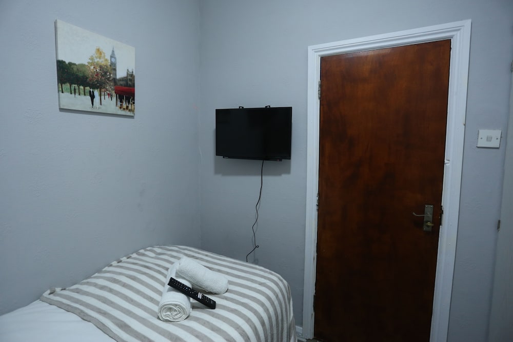 Heathrow roomzzzz B&B