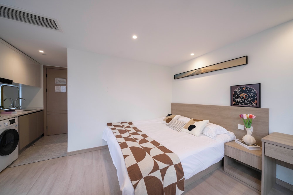 Book and Bed-QuYang Road