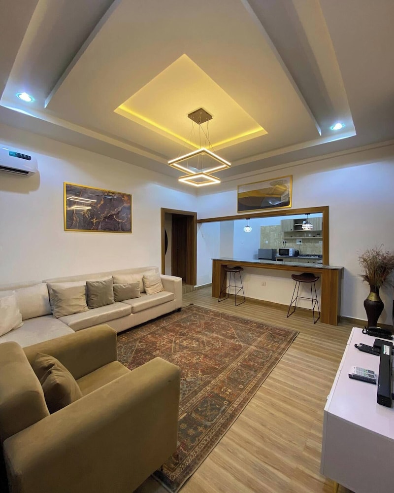 El-Mak Luxury Homes
