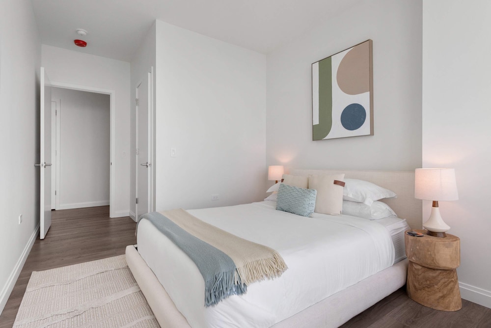 Panoramic Lake Views Premier Amenities for Groups