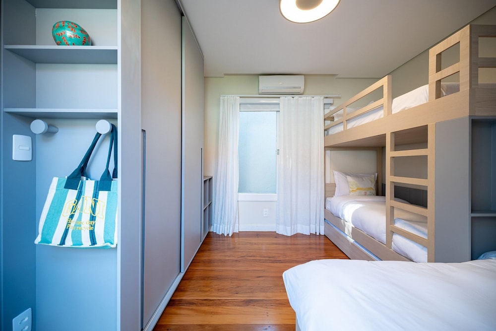 Angra - Mombaça | Mansão Espetacular Beira-Mar, 7 Suites - por Casapē Rio