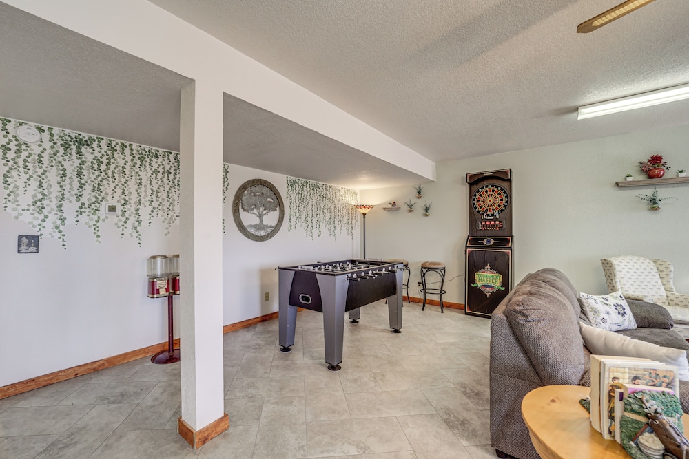 Mtn & Golf Course Views: Payson Retreat!
