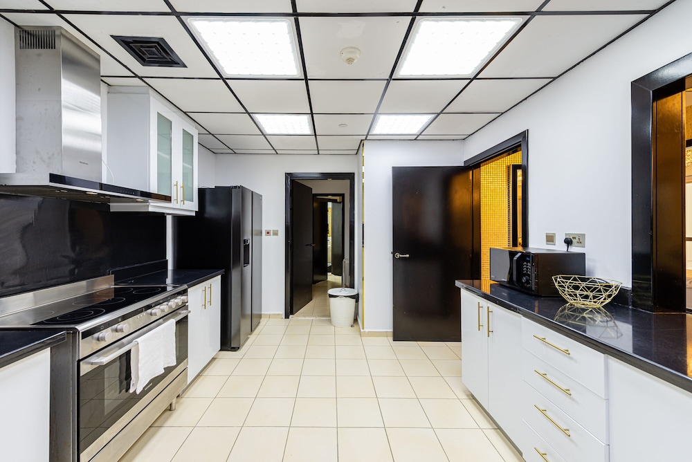 Marco Polo - Deluxe Waterfront Roomy Apt, Perfect for Groups