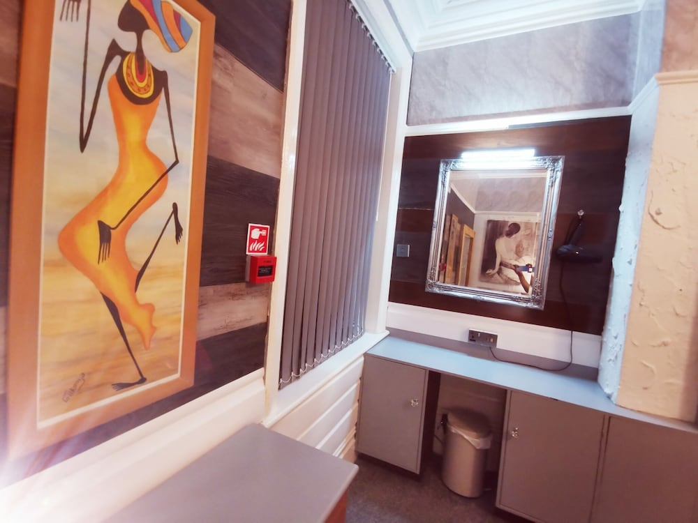 Immaculate 1-bed Apartment in Blackpool - Sleeps 5 view 5
