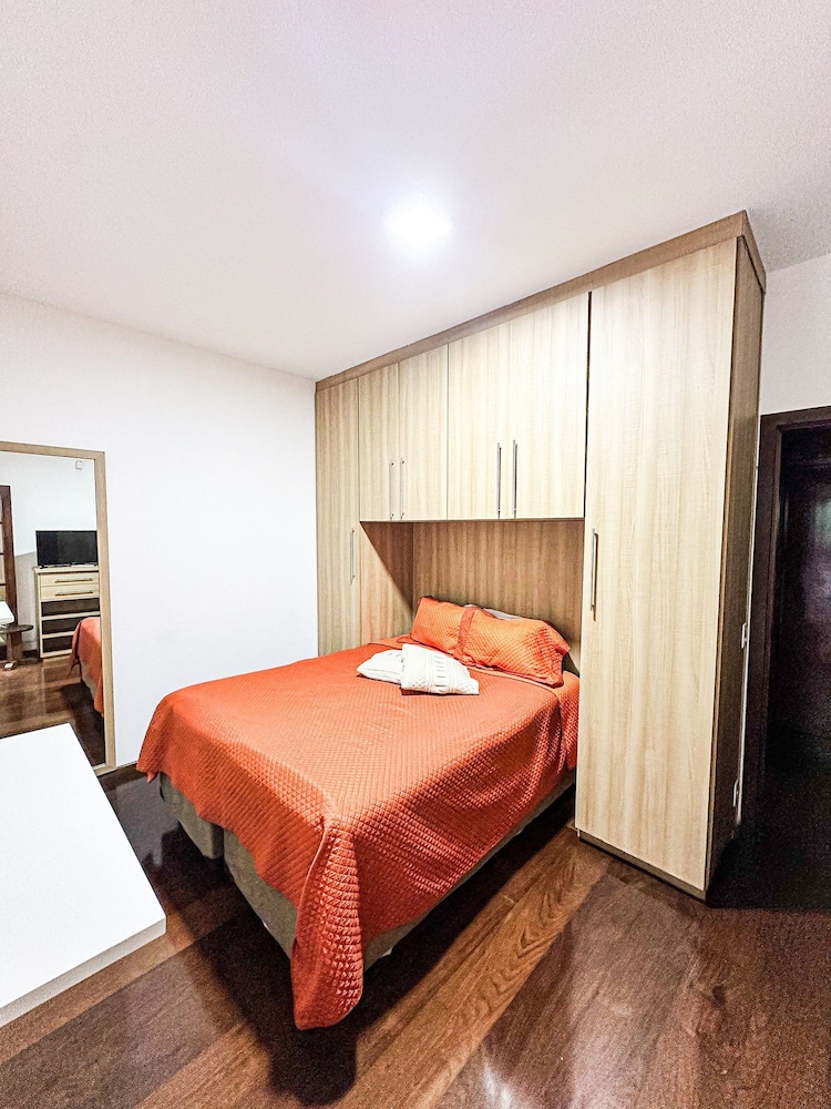 Casa de Luxo 2500m na Granja Viana