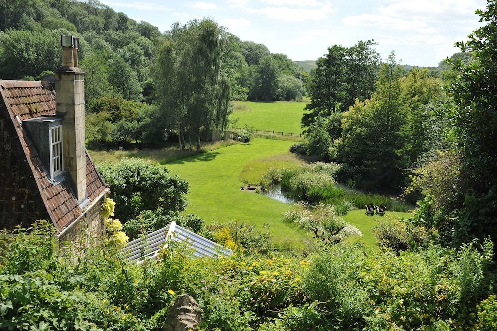 Tucking Mill View