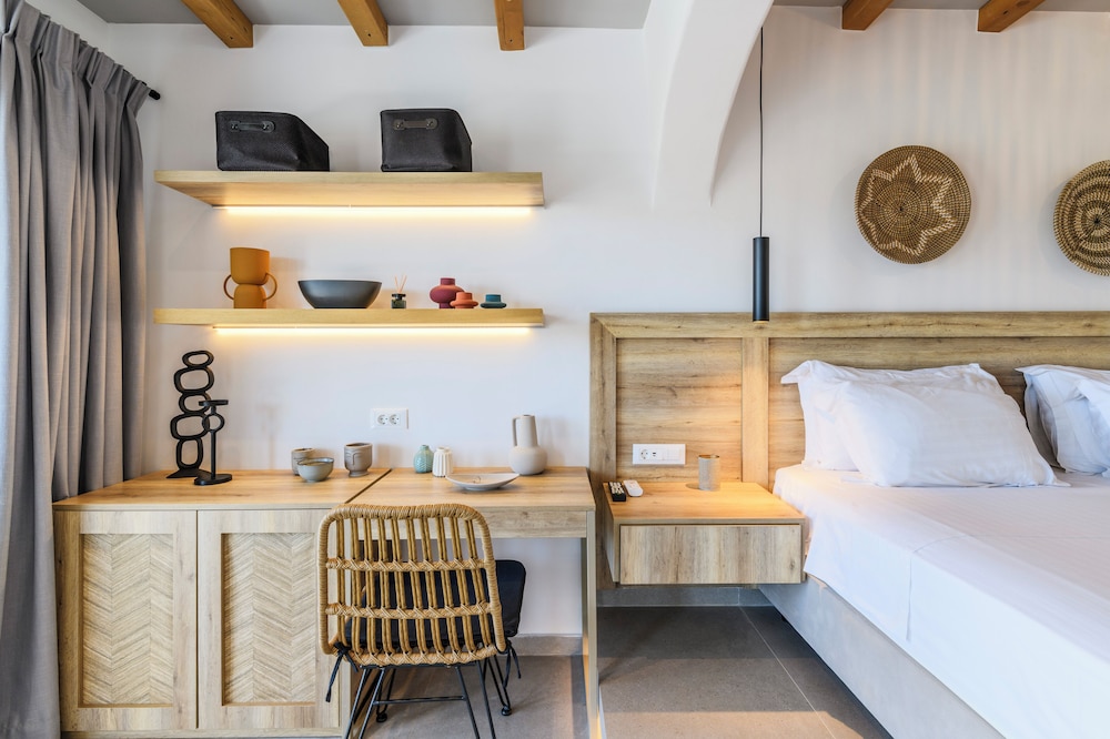 Mykonist Merchia Beach Villas & Suites