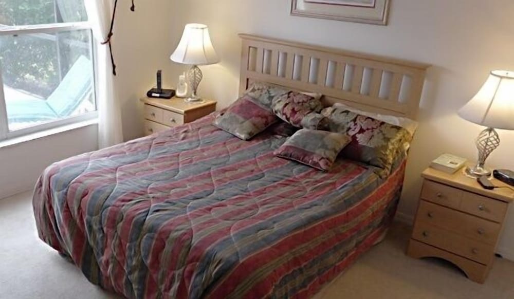 Great Pool Golf View 3 Bedroom Home by RedAwning view 3