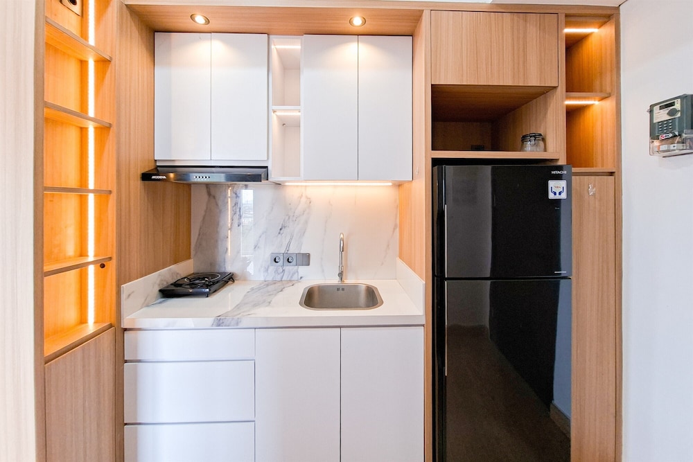 Wooden Tone Studio At Casa De Parco Apartment