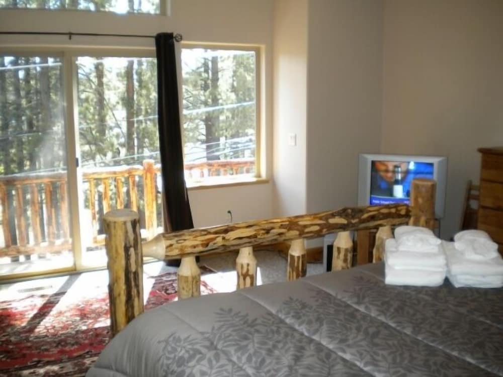 Lake Tahoe Vacations - 1637 Black Bart Court - Property Image 18