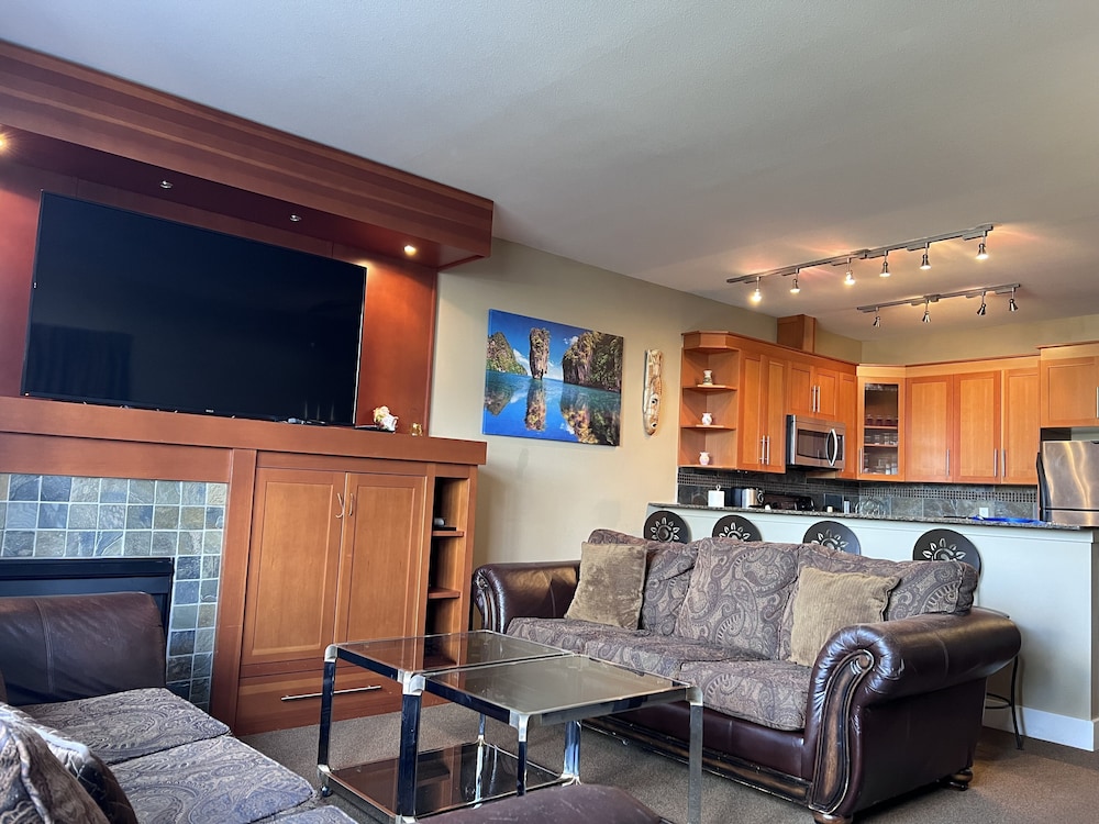 Parksville Vacations - Park Sands Beach Resort - Property Image 11