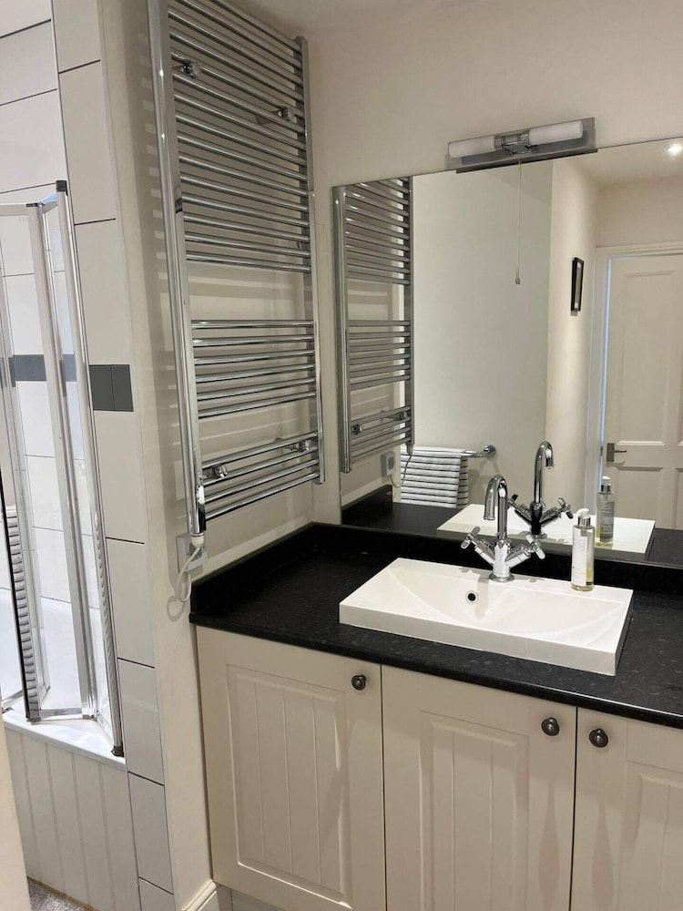 Beautiful 2BD Flat With a Garden - East Brighton