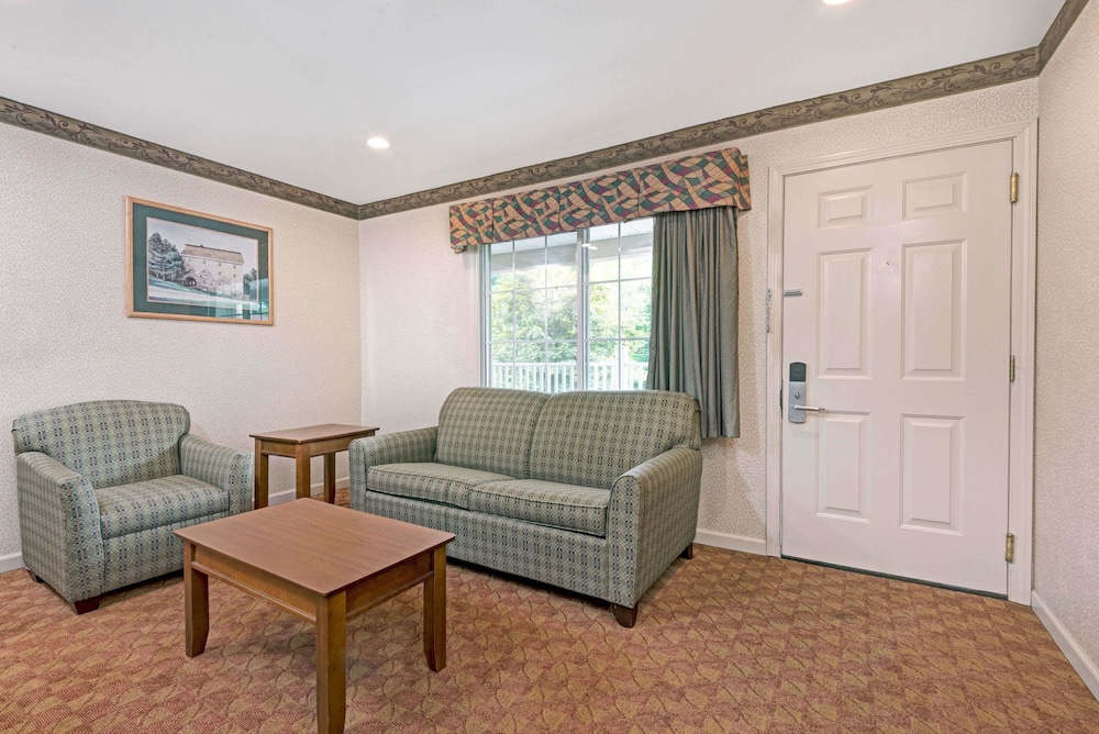 Days Inn by Wyndham Ridgefield - Property Image 14