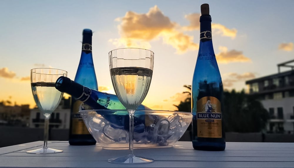 Jaffa King Gallery Boutique Hotel - Property Image 7