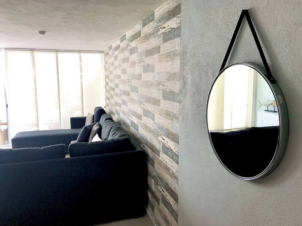 Beautiful Apartment With Pool, gym and Beach Just 80 Meters Walk, Fully Equipped