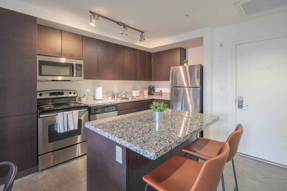 ROVE LIVING/KL - Roosevelt Point