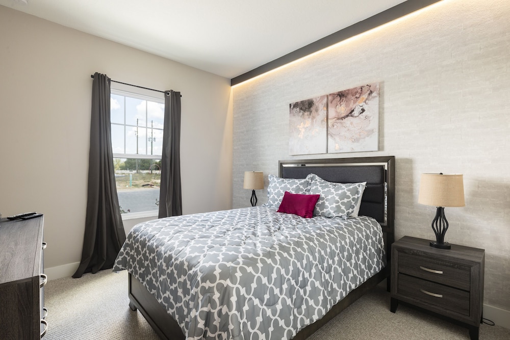 Summerville Vacation Homes by Columbia Management