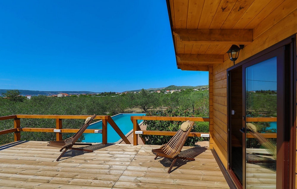 Picturesque Escape Holiday Home With Pool and Sauna