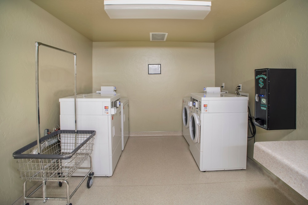 Villa 2082 2 Bed 2 Bath Full Kitchen 2 Bedroom Villa