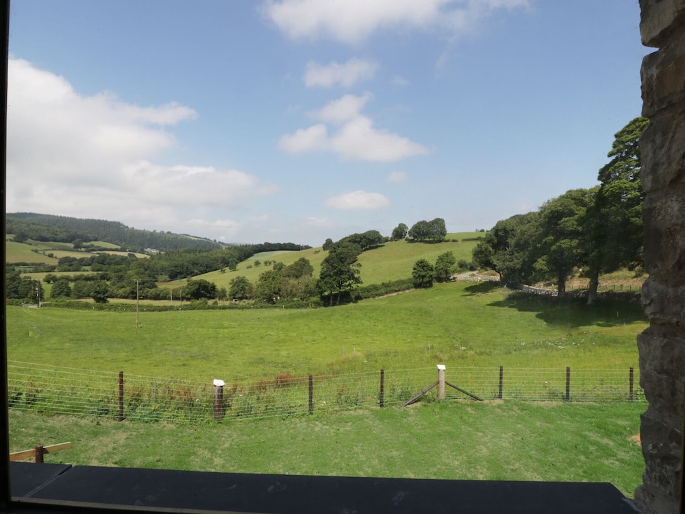 Tyn Y Celyn Isaf