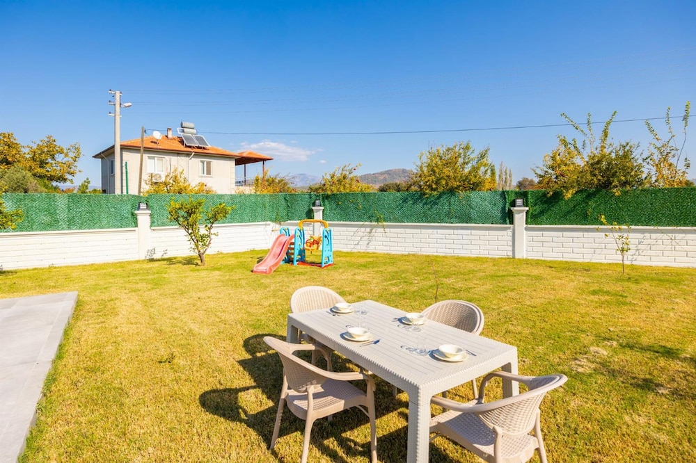 Villa Grand Yasar 4 With 4 Bedrooms and 4 Bathrooms