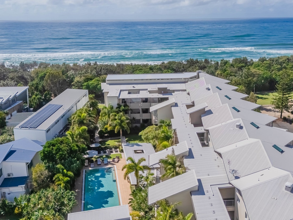 Tropical Park View Retreat 3BR Bali Resort in Kingscliff (1210)