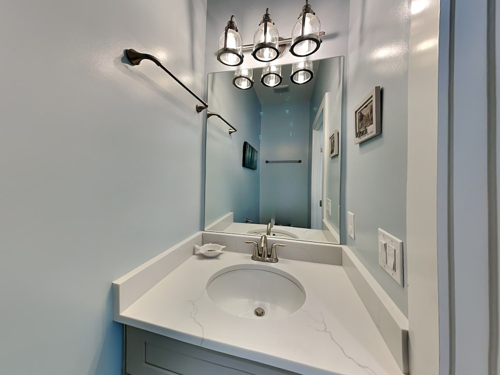 Turtle Paradise by Topsail Realty