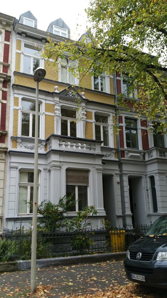 Blues & Chutney Bonn Bed & Breakfast