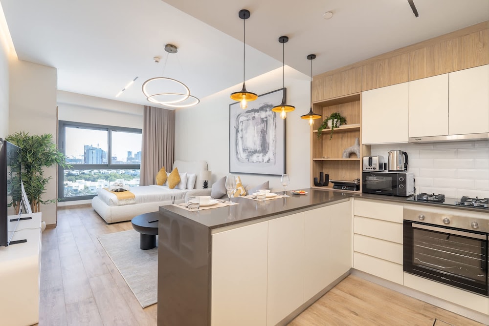 Comfortable Flat That Sleeps 2 Near Circle Mall