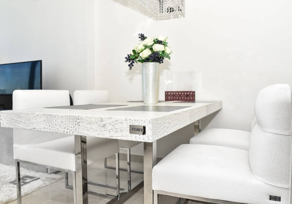 Comfy and Lovely 1BR in Difc!