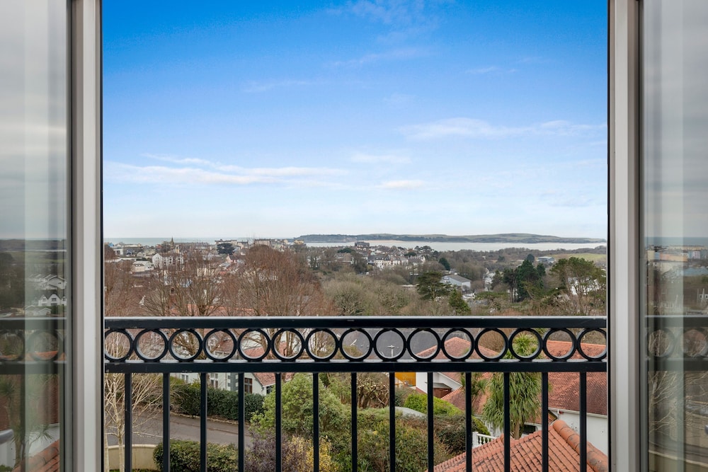 10 Mansion House - Indoor Pool Sea Views Gym