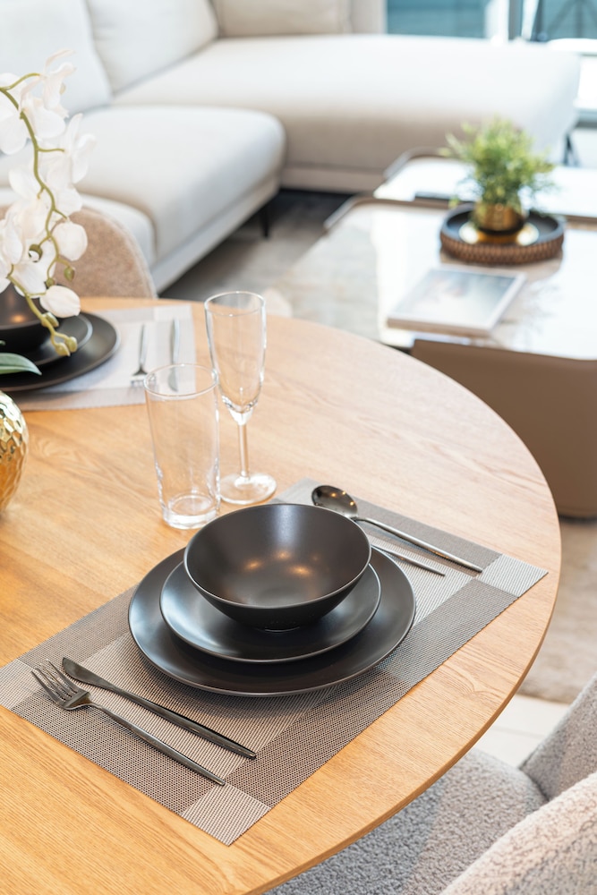 PVH - Elevated 1BR - Burj Royale