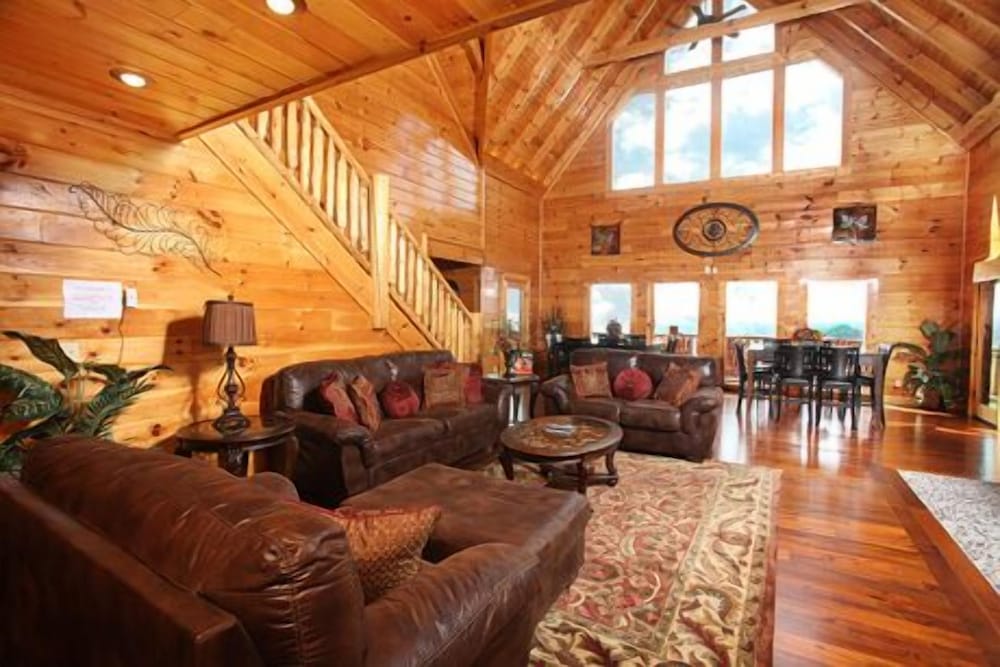 Serenity Mountain Pool 9 Br cabin by RedAwning