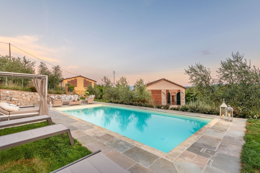Valle del Sole Winery Farmhouse