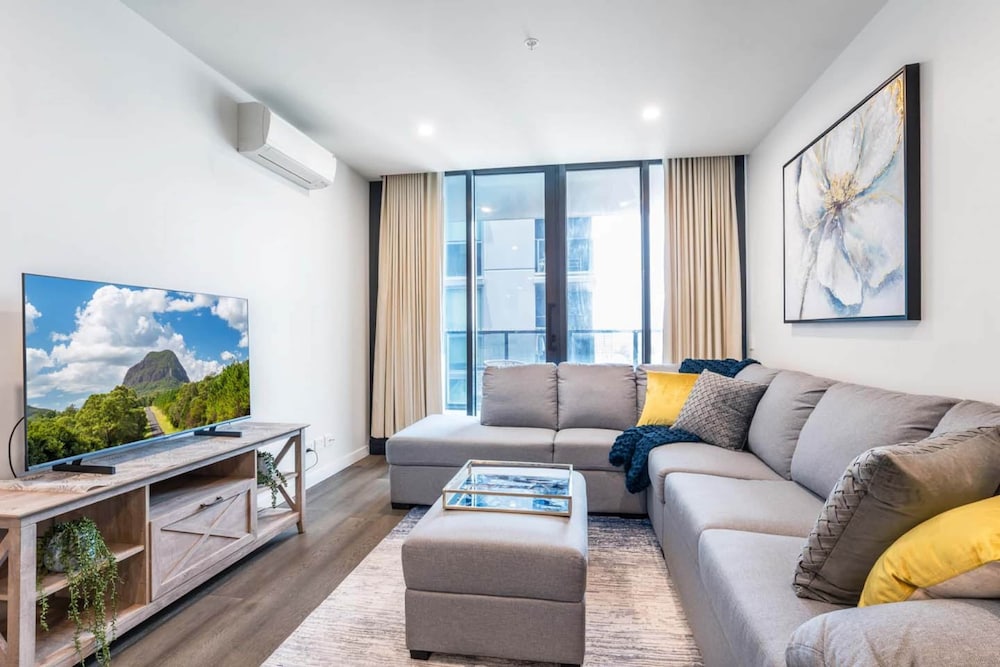Impeccable 2-bed With Pool & Outdoor Dining